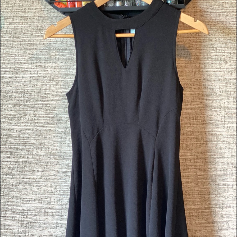 Black mid thigh dress, small,